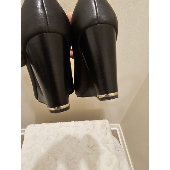 Kenneth Cole Merrick Black Leather Wedge Size 8.5 - Picture 6 of 10